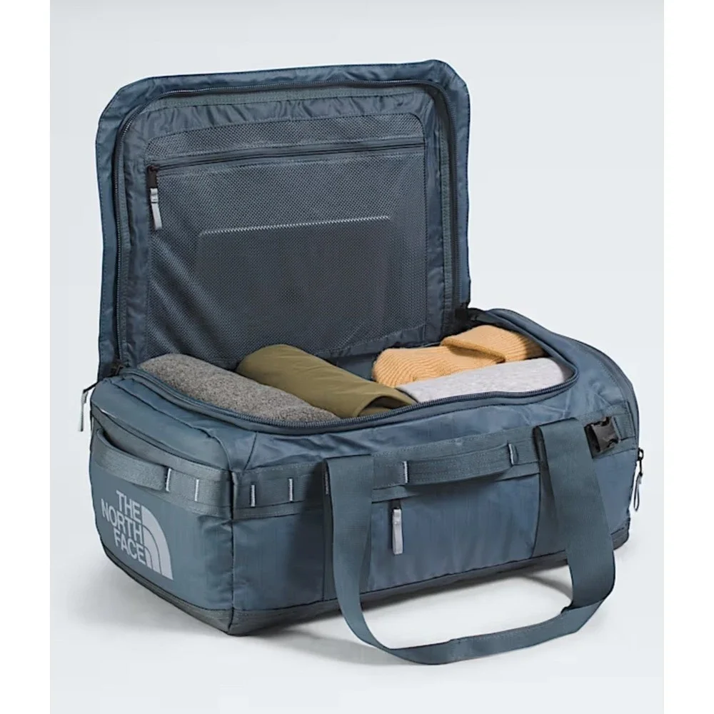 THE NORTH FACE Base Camp Voyager Duffel 42L NWT Granite Grey